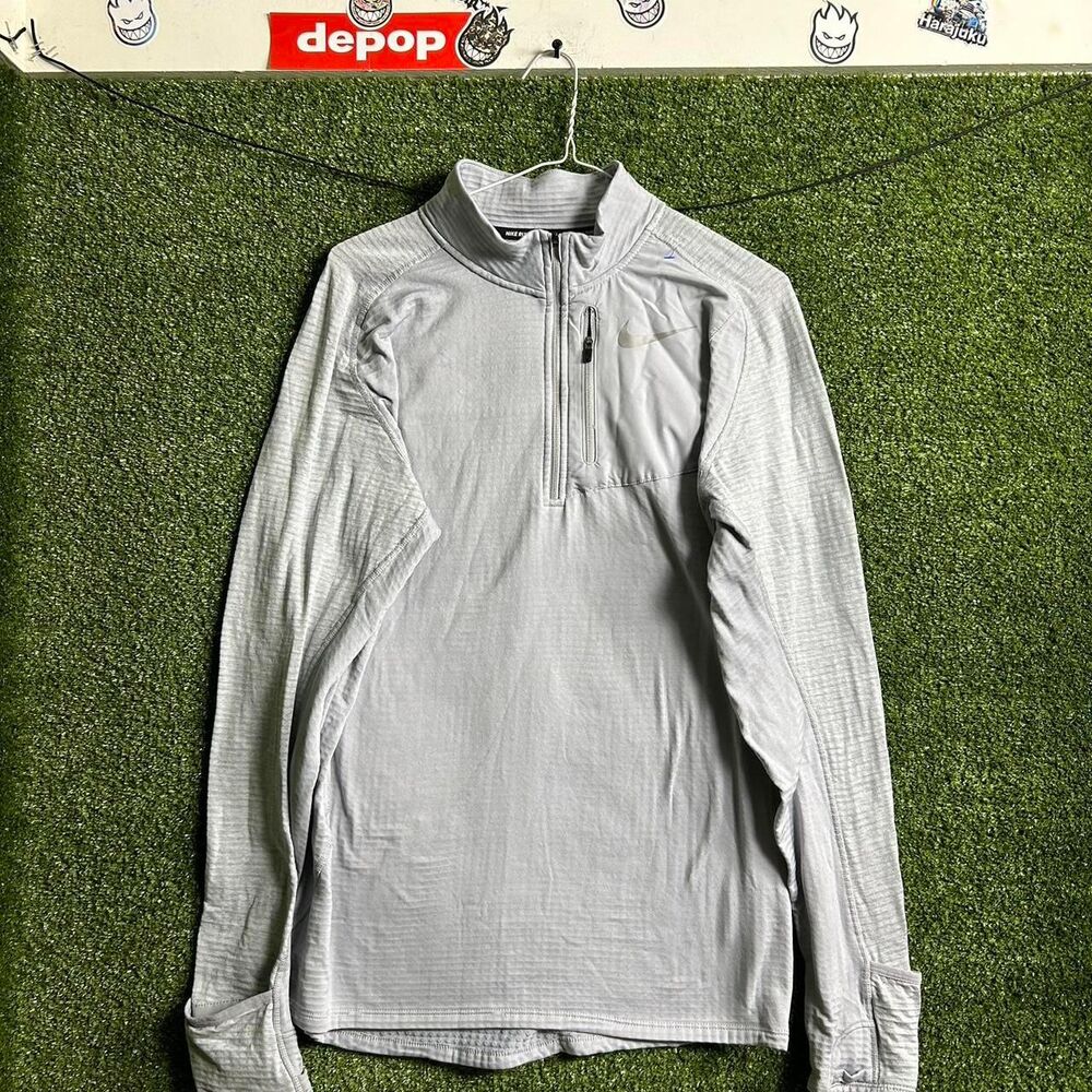 Nike Men's Grey and White Sweatshirt